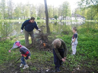 10.05.2008 Kevadine koristuspäev kirikus